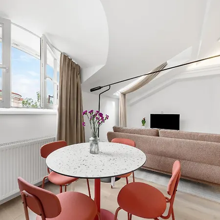 Elegant In Center, 11 Appartement *