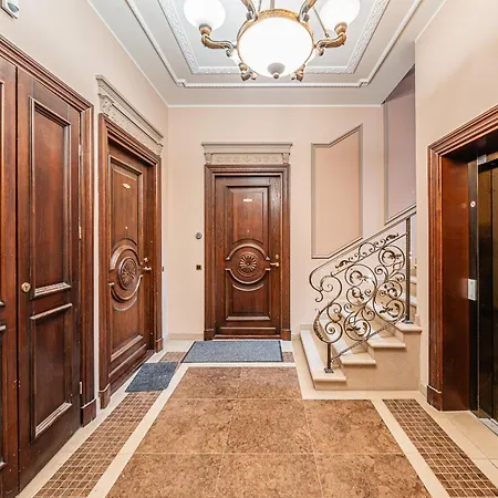 Elegant In Center, 11 *