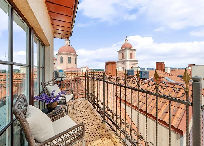 Elegant In Center, 11 *