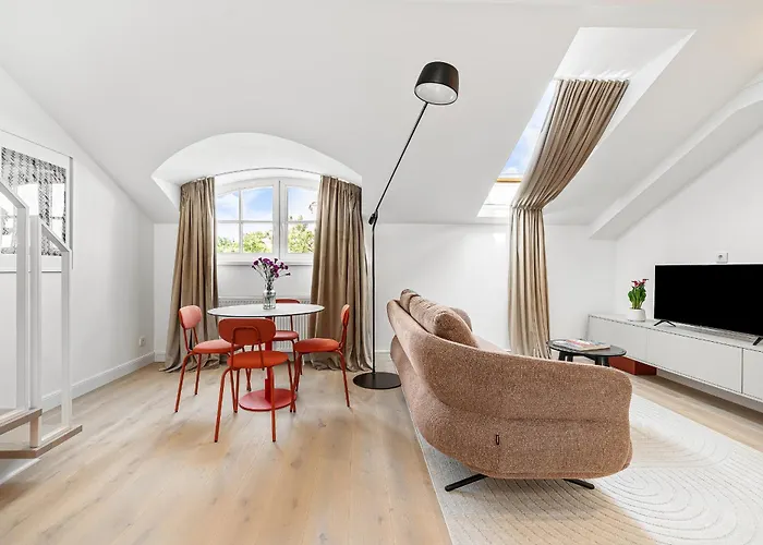 Elegant In Center, 11 Apartman *