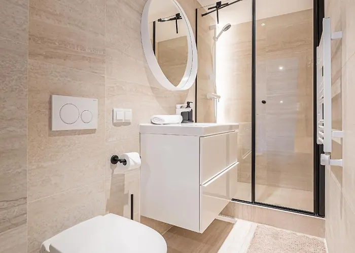 Elegant In Center, 11 Apartman *