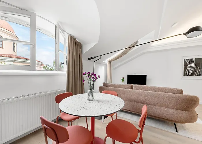 Elegant In Center, 11 Apartman *