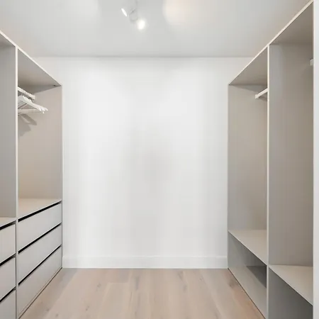 Elegant In Center, 11 * Βίλνιους
